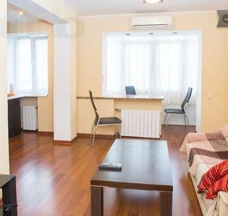 2-Х Комнатная На Подоле Apartment Kyiv Exterior photo